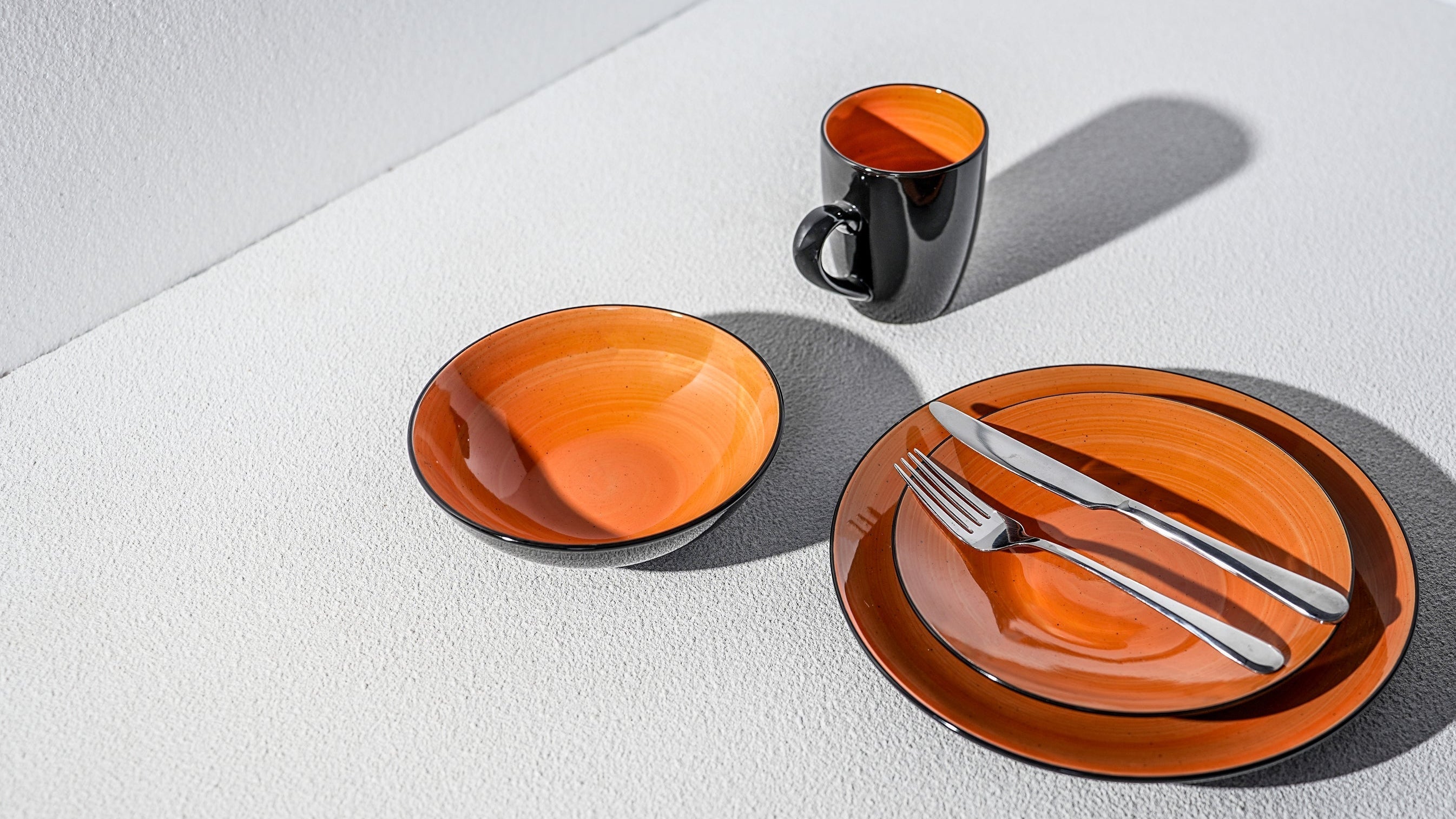 Stoneware vs. Porcelain: How to Choose Dinnerware